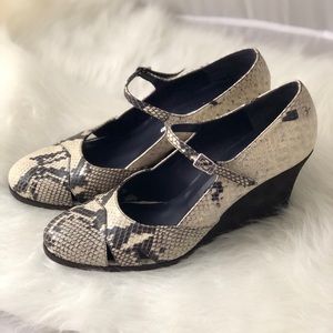 NWOT Designer Suede Wedge Snakeskin Mary Janes